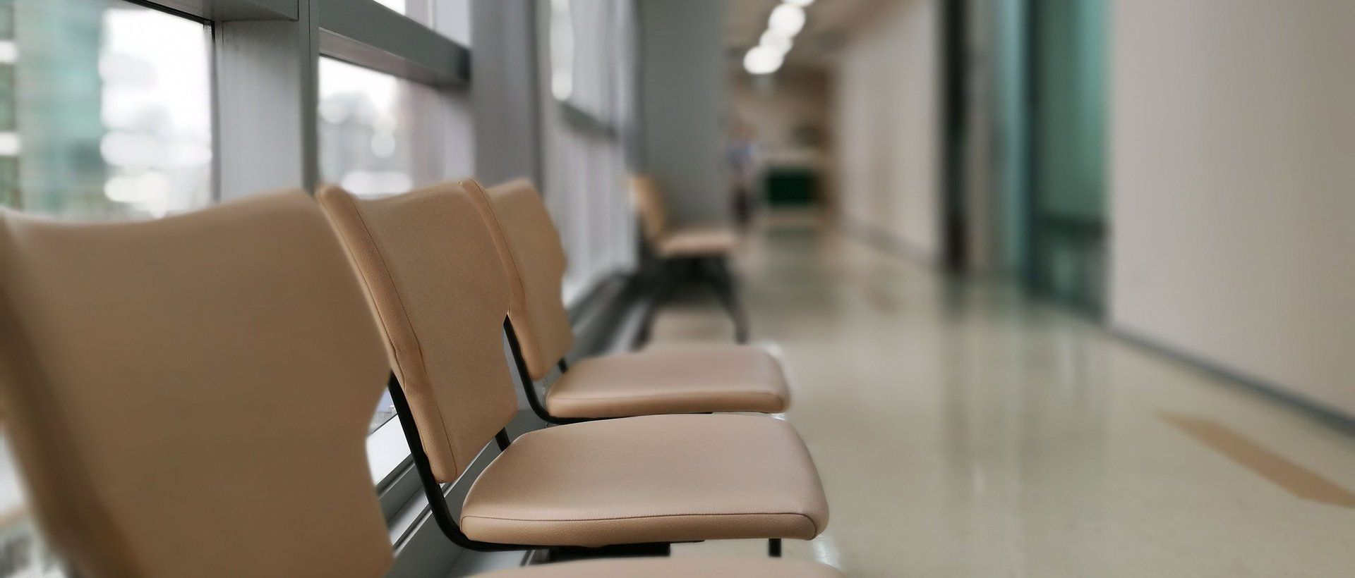 Sala de espera tranquila de una clínica